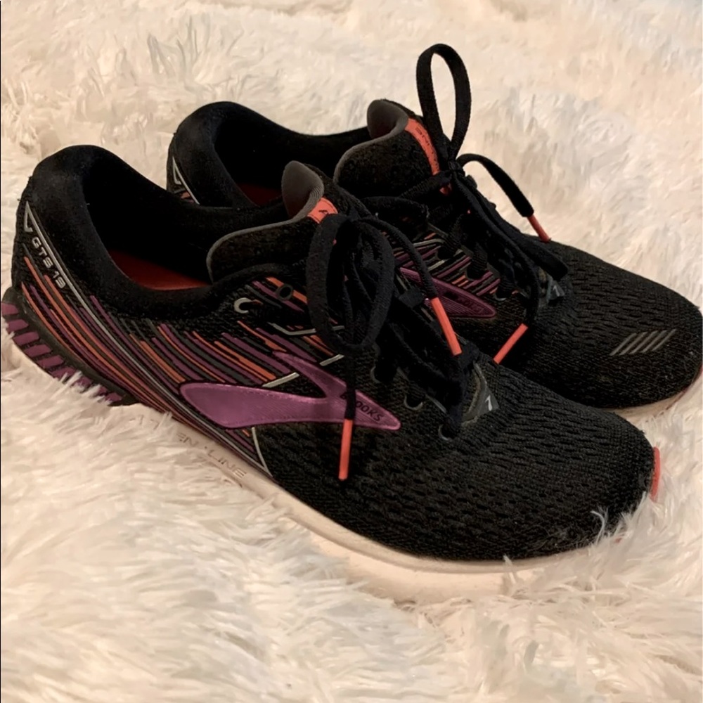 Brooks GTS 19 Running Shoes